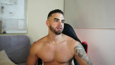 Snapshot of paulphoenix_ chatting on May 15, 2026, 11:45 pm Paul Phoenix online show from May 15, 2026, 11:45 pm