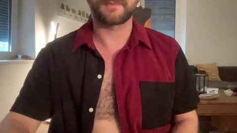 love bush online show from November 8, 2025, 7:19 am