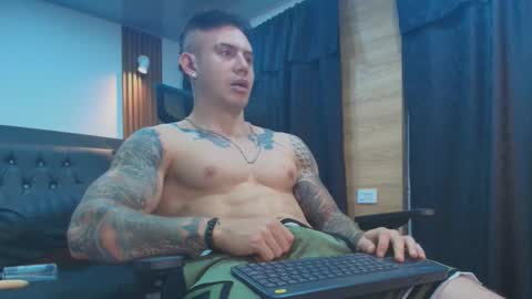 Snapshot of paulthompson_ chatting on February 27, 2026, 12:38 pm Paul online show from February 27, 2026, 12:38 pm