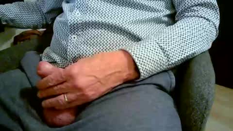 Snapshot of paultje7171 chatting on December 21, 2025, 6:37 pm Paul online show from December 21, 2025, 6:37 pm