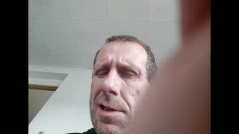 Snapshot of pawelwegrzyn306 chatting on May 17, 2026, 12:12 pm Pawel42 online show from May 17, 2026, 12:12 pm