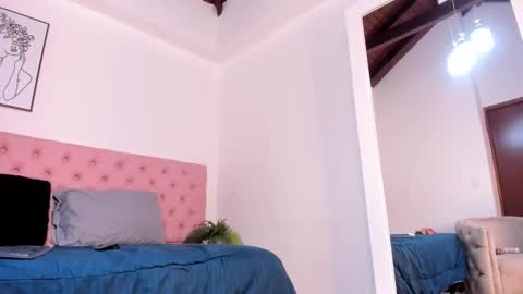 PaytonFerrara online show from November 12, 2025, 4:24 am