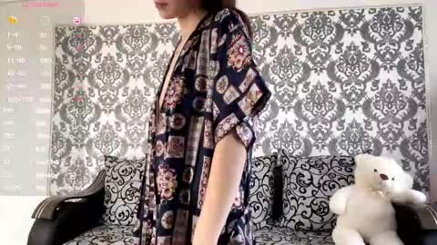 Mia online show from September 11, 2025, 4:56 am