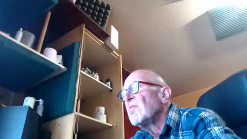 Snapshot of pc8474408 chatting on April 27, 2026, 11:52 am pc8474408 online show from April 27, 2026, 11:52 am