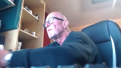 Snapshot of pc8474408 chatting on May 2, 2026, 1:05 pm pc8474408 online show from May 2, 2026, 1:05 pm