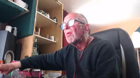 Snapshot of pc8474408 chatting on May 6, 2026, 10:42 am pc8474408 online show from May 6, 2026, 10:42 am