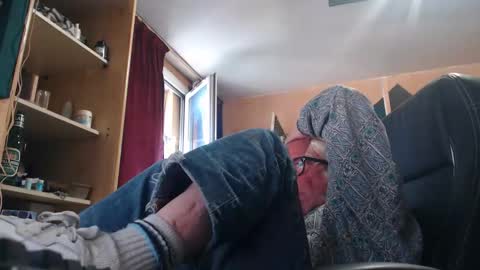Snapshot of pc8474408 chatting on May 9, 2026, 4:12 pm pc8474408 online show from May 9, 2026, 4:12 pm