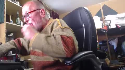 Snapshot of pc8474408 chatting on May 20, 2026, 6:25 pm pc8474408 online show from May 20, 2026, 6:25 pm