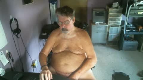 PcolaBottom online show from October 7, 2025, 7:11 pm