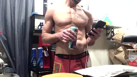 Snapshot of pduke81 chatting on December 18, 2024, 11:40 pm Hung sung Hero online show from December 18, 2024, 11:40 pm