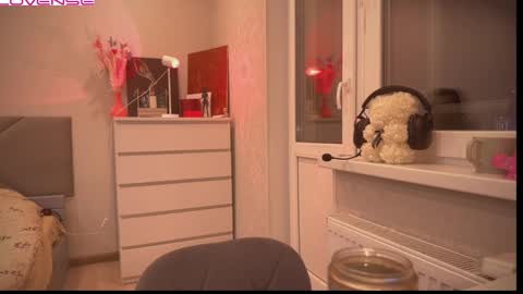 Snapshot of peaceful_oblivion chatting on March 4, 2025, 9:32 pm Sandra Next Stream pm MSK 5 pm UTC1pm EDT online show from March 4, 2025, 9:32 pm