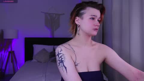 peach_avalanche online show from September 16, 2025, 6:20 pm