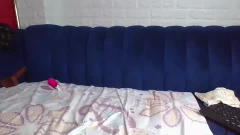 peach_melbah online show from November 30, 2025, 11:14 am