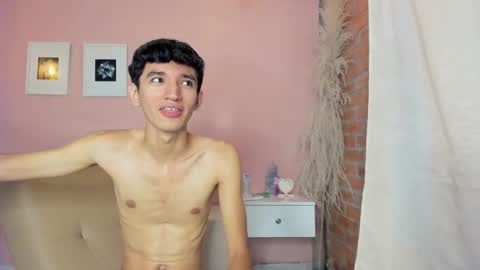 Snapshot of peach_tyron chatting on January 6, 2025, 10:58 pm peach tyron online show from January 6, 2025, 10:58 pm