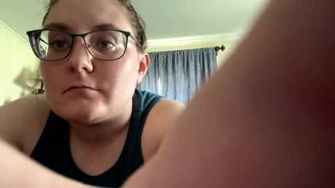 peachesbestfriend online show from April 1, 2026, 4:59 pm