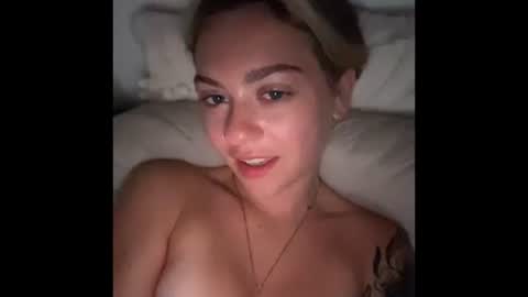 Snapshot of peachesncreampiezz chatting on July 18, 2026, 4:49 am peachesncreampiezz online show from July 18, 2026, 4:49 am