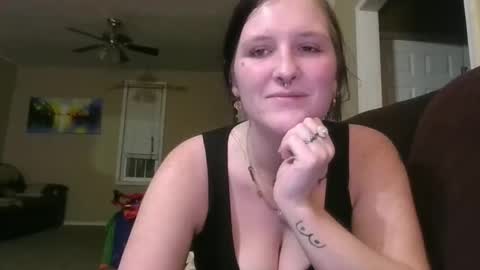 peachesxcreme online show from October 7, 2025, 4:31 am