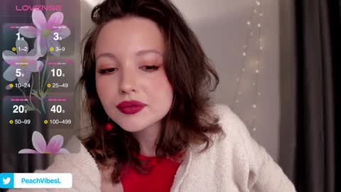 Snapshot of peachvibes chatting on December 21, 2024, 8:43 pm Lili online show from December 21, 2024, 8:43 pm