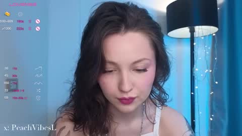 Snapshot of peachvibes chatting on March 10, 2025, 4:07 am Lili online show from March 10, 2025, 4:07 am