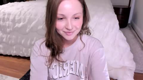 Snapshot of peachvibes chatting on October 6, 2025, 2:42 am Lili online show from October 6, 2025, 2:42 am