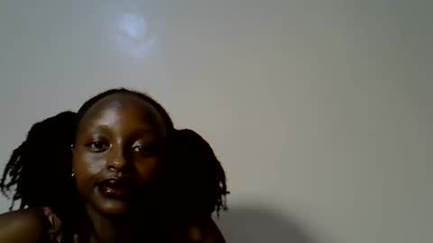 Snapshot of peachy_ebony chatting on November 3, 2025, 2:35 am peachy_ebony online show from November 3, 2025, 2:35 am