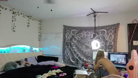 Snapshot of peachychaos chatting on July 26, 2026, 7:15 am Peachy online show from July 26, 2026, 7:15 am