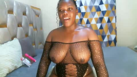 Snapshot of peachygirl255 chatting on May 19, 2026, 5:14 am Peachy online show from May 19, 2026, 5:14 am
