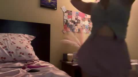 peachyplease online show from March 7, 2026, 10:12 am