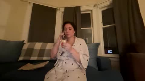 PeachyObsession online show from April 29, 2026, 4:05 am