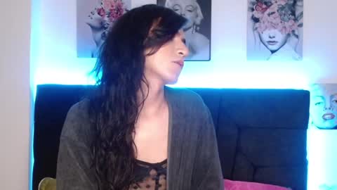 pearlatin online show from January 10, 2025, 1:21 am