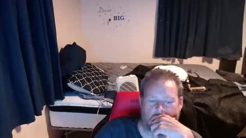 pecker40 online show from October 24, 2025, 5:04 am