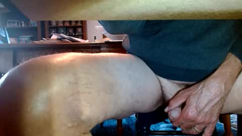 peecocktail online show from April 16, 2026, 2:07 pm