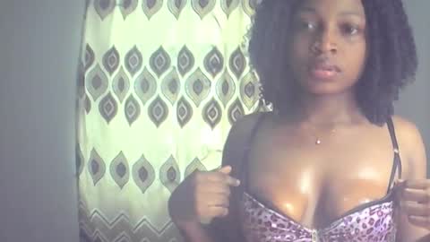 Snapshot of peetyface chatting on October 15, 2025, 12:49 pm Lizzy online show from October 15, 2025, 12:49 pm