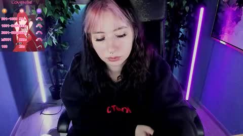 peggymcdean online show from October 31, 2025, 5:19 am