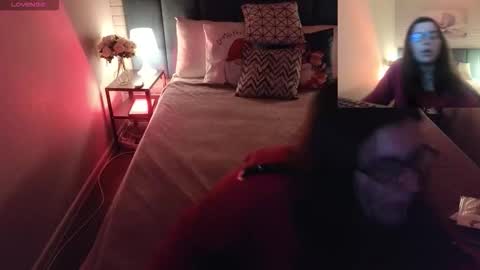 Hi  Im Peneloppa online show from December 13, 2025, 10:04 pm