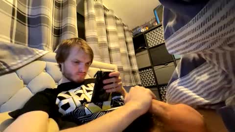 Penguin online show from September 17, 2025, 8:10 pm