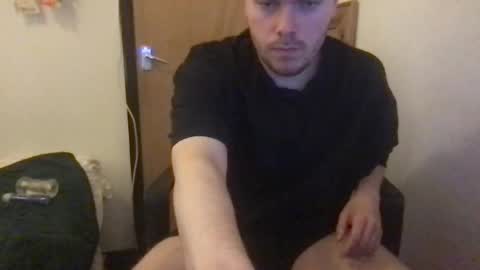 Snapshot of pennguin00 chatting on December 31, 2024, 8:45 pm pennguin00 online show from December 31, 2024, 8:45 pm