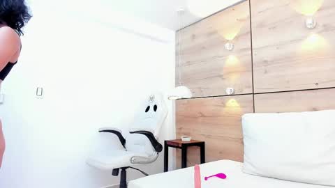  PENNY  online show from February 1, 2025, 5:26 pm