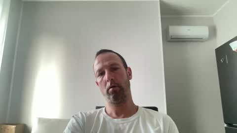 peppinslosqualo online show from May 27, 2026, 4:42 am