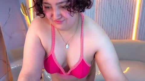 Penelope  online show from September 22, 2025, 9:39 pm