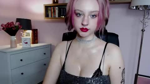 Madeline online show from December 30, 2024, 6:38 pm