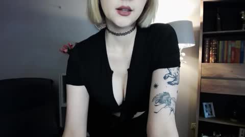 Madeline online show from October 19, 2025, 1:34 pm