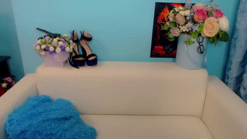 Julia online show from December 11, 2024, 3:35 am