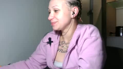 perfectly222peachy online show from April 9, 2026, 3:50 am