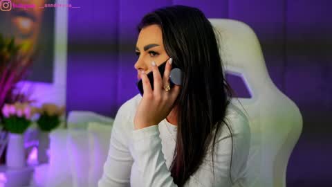 Dee online show from November 18, 2025, 2:21 pm