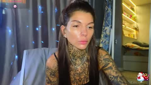 Snapshot of perfecttbaby77n chatting on January 15, 2026, 10:09 am Anna online show from January 15, 2026, 10:09 am