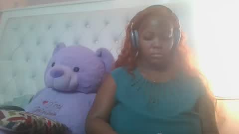 Snapshot of periwinkle20 chatting on April 4, 2026, 12:35 pm Taurus online show from April 4, 2026, 12:35 pm