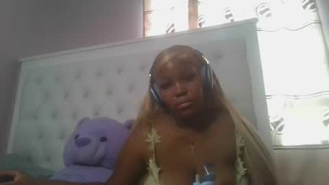 Snapshot of periwinkle20 chatting on April 9, 2026, 2:33 pm Taurus online show from April 9, 2026, 2:33 pm