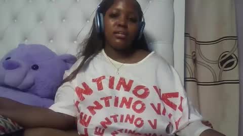 Snapshot of periwinkle20 chatting on April 24, 2026, 3:31 am Taurus online show from April 24, 2026, 3:31 am