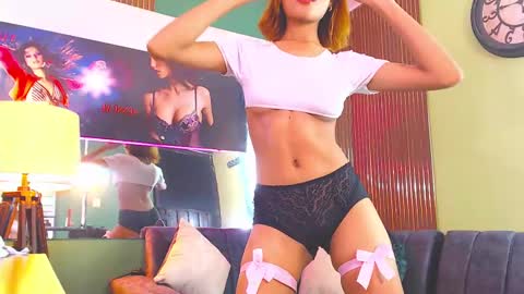 Perla online show from February 27, 2025, 5:26 pm